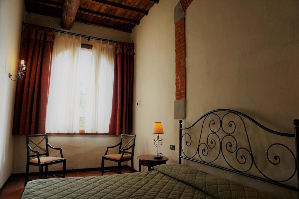לורו צ'יופנה Agriturismo Antico Borgo Poggitazzi מראה חיצוני תמונה